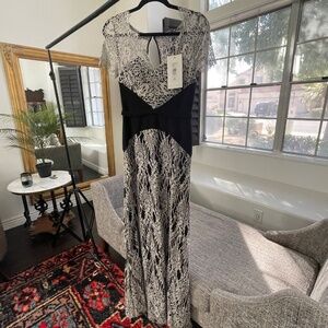 Theia Couture Gown Size 2 Black/White Lace